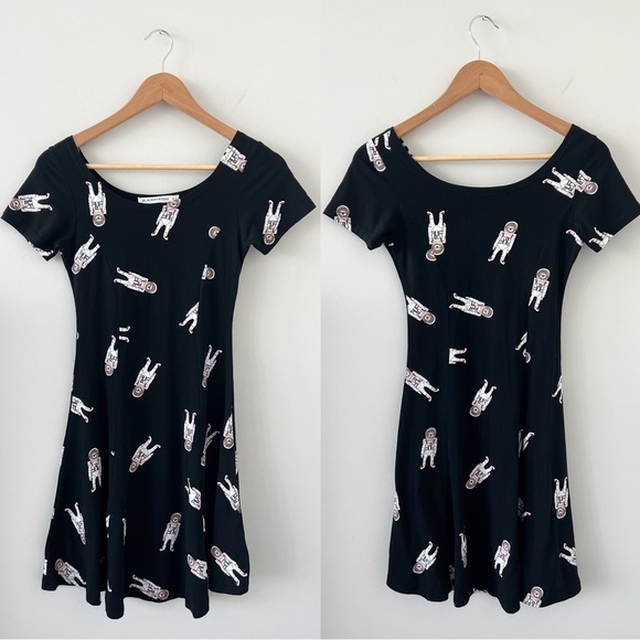 ModCloth Black Friday Sloth Astronaut Novelty Print Fit and Flare Dress Size XS - Picture 2 of 8